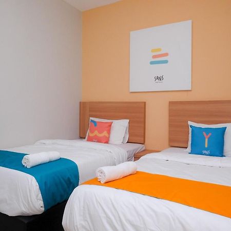 Sans Hotel Tiga Putri Semarang By Reddoorz Exterior photo