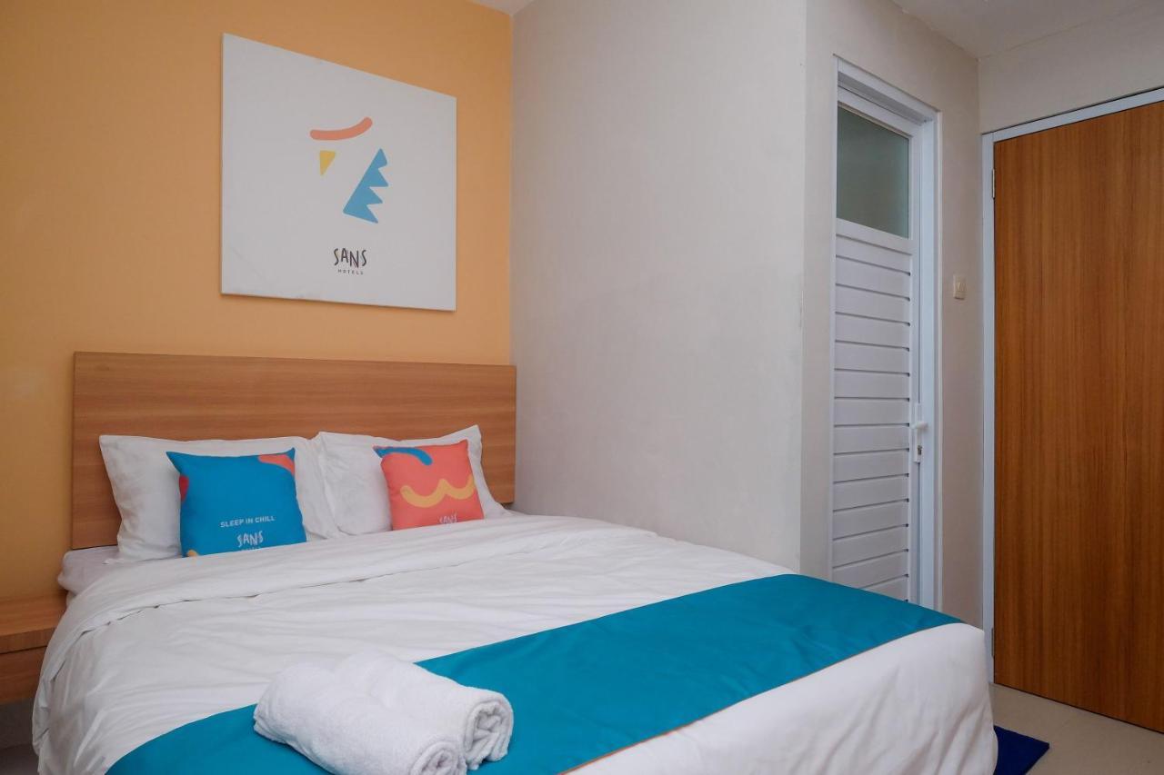 Sans Hotel Tiga Putri Semarang By Reddoorz Exterior photo