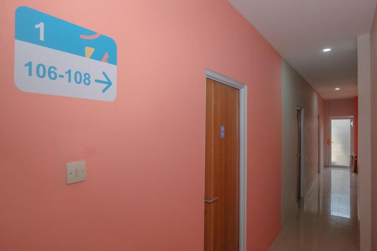 Sans Hotel Tiga Putri Semarang By Reddoorz Exterior photo