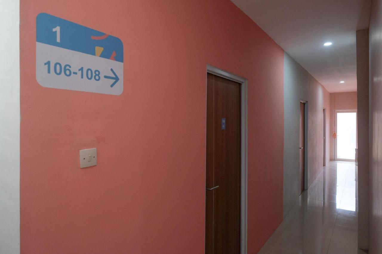 Sans Hotel Tiga Putri Semarang By Reddoorz Exterior photo